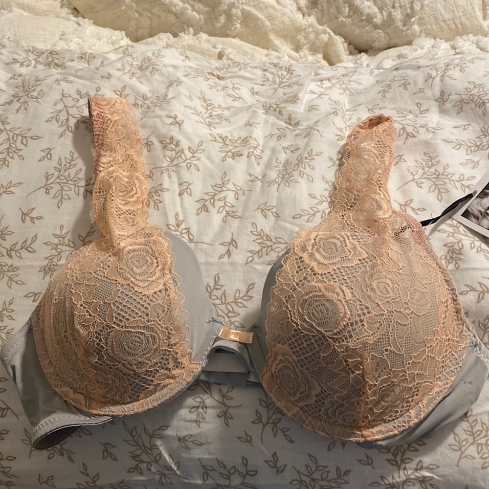 NWT Jessica Simpson Built Up Lace Bra- size 36B